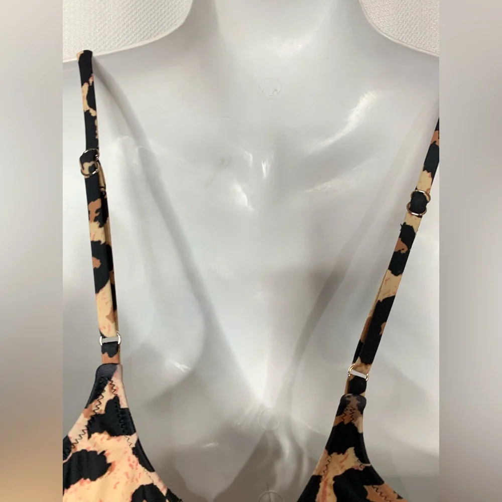 NWOT Leopard Print Cutout Swimsuit - Picture 8 of 9